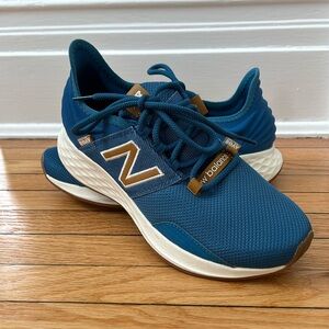 New Balance Fresh Foam Roav Size 8.5 Women Blue Color with Tan